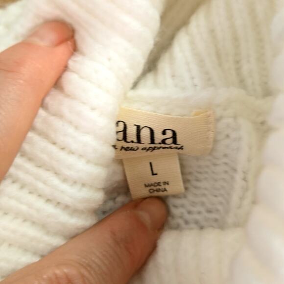 a.n.a. a new approach women's White turtleneck cable-knit sweater size L - Picture 2 of 5